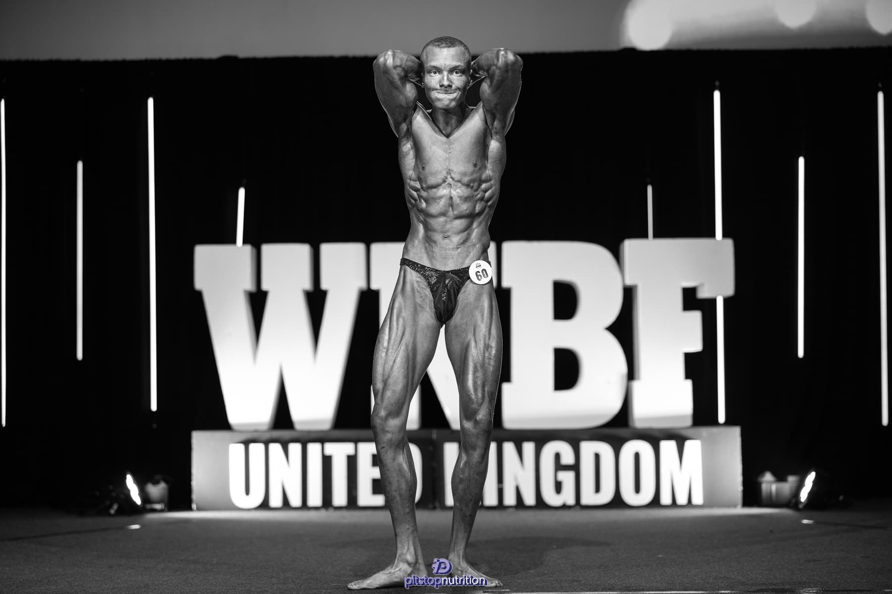 Oliver Blackwell abdominal and thigh pose